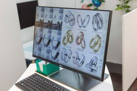 Fotogalerie von Juwelier Baumgartl - Ausgewählte Schmuckstücke vor Ort für Sie in Borna, Altenburg, Zeitz, Merseburg, Meerane und Weißenfels und in unserem Online Shop