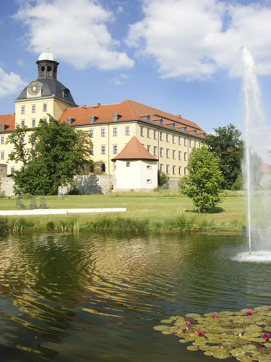 Filiale in Zeitz von Juwelier Baumgartl - Ausgewählte Schmuckstücke vor Ort für Sie in Borna, Altenburg, Zeitz, Merseburg, Meerane und Weißenfels und in unserem Online Shop