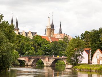Filiale in Merseburg von Juwelier Baumgartl - Ausgewählte Schmuckstücke vor Ort für Sie in Borna, Altenburg, Zeitz, Merseburg, Meerane und Weißenfels und in unserem Online Shop